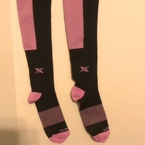 Women’s Knee- High Compression Socks. Support Legs And Swollen Ankles.